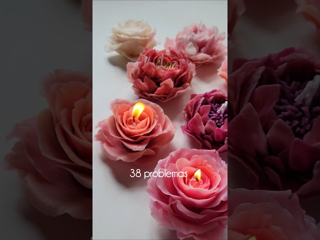 Vídeo relacionado con Un par de velas altas de cera de abeja vestidas con hierbas y flores mágicas, 2 unidades, enrolladas a mano (luna llena)