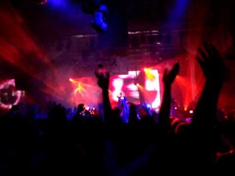 Armin van Buuren spinning 8 Wonders - The Return - Live @ ASOT 400 - Maassilo Rotterdam