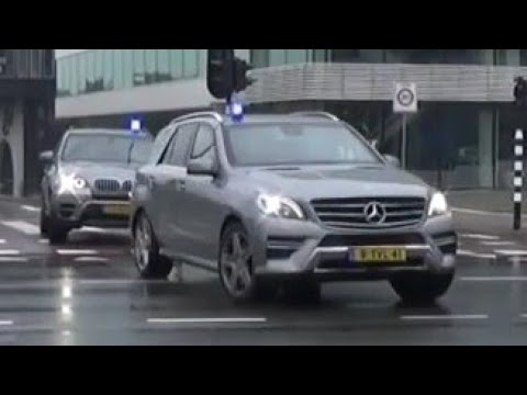 4X arrestatieteam met spoed over de wibautstraat in Amsterdam