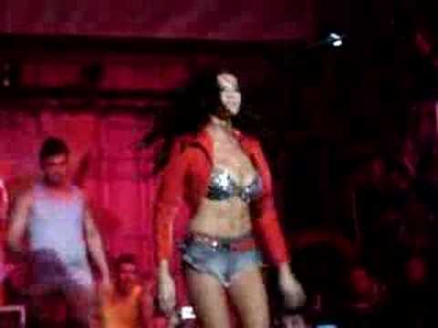 Pamela David en una disco sólo para adultos