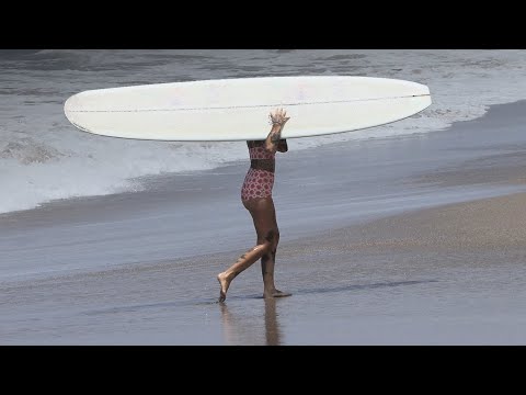 Ladies Fill The Lineup – Batu Bolong