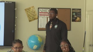 Download lagu Middle school teacher Dennis Holsey honored for creating supportive learning environment mp3 Download lagu Middle school teacher Dennis Holsey honored for creating supportive learning environment mp3