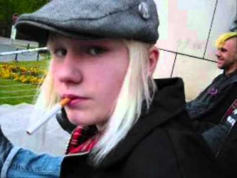 Non Plus Ultra  Skinheadgirl