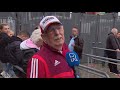 Supporter: 'Aanmoedigen met mondkapje op'