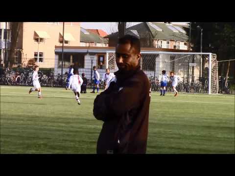 Maxwell Rodrigues scoord 2-2 tegen Elinkwijk