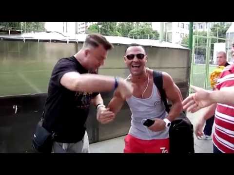 NAȚIONALA ARTIȘTILOR - vedetele se dezlantuie în vestiar și pe teren