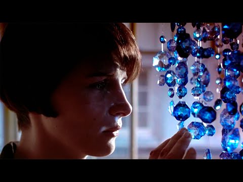 Cinematography in Trois Couleurs: Bleu