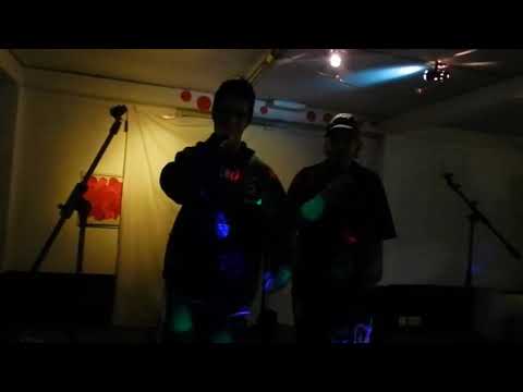 Fusilamiento Extremo - Entrando a Lo Grande (Official Live at Bar Bartolo from Barcelona 28/03/2014)