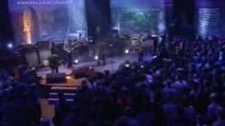 Oasis - Who Feels Love? (Live Jools Holland)