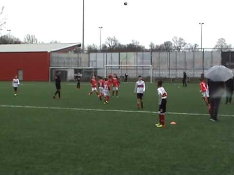 Tweede helft DOVO JO11-2 - Hoogland JO11-1 competitie