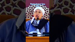 Download lagu Perempuan yang Tidak Berhijab Tapi Rajin Sholat,? penjelasan Buya Yahya #shorts mp3