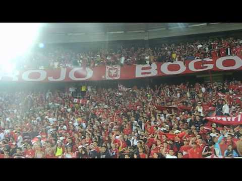 "Disturbio Rojo Bogota- Miy8z (31/07/2013)/ Se viene la banda del diablo" Barra: Disturbio Rojo Bogotá &bull; Club: América de Cáli