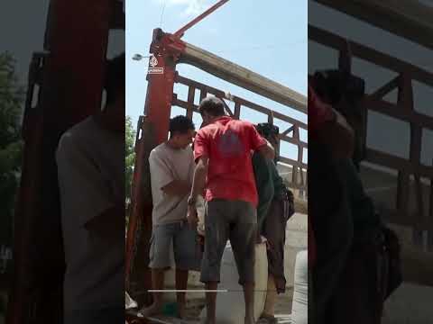 Saudi-led forces try to break Houthi siege of Taiz with airstrikes | AJ #shorts