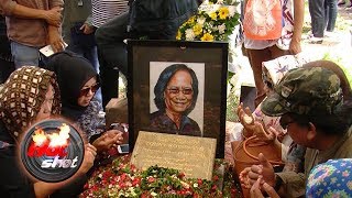 Download lagu Tangis Duka Iringi Pemakaman Yon Koeswoyo - Hot Shot 07 Januari 2018 mp3 Download lagu Tangis Duka Iringi Pemakaman Yon Koeswoyo - Hot Shot 07 Januari 2018 mp3