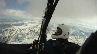 preview picture of video '2. og 3. mai 2011 Med paraglider over Rindal og Surnadal.wmv'