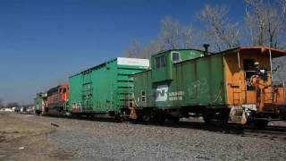 preview picture of video 'BNSF Freight Trains and work train in Kansas City and Olathe Kansas'
