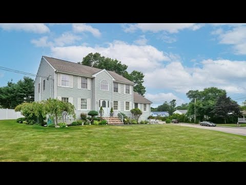 25 Ashleigh Terrace, Taunton, MA Presented by The Gouveia Team.