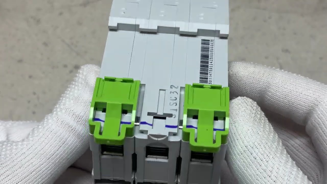 Автоматический выключатель NOARK Ex9BS 3P 32A 4,5kA C (102172)