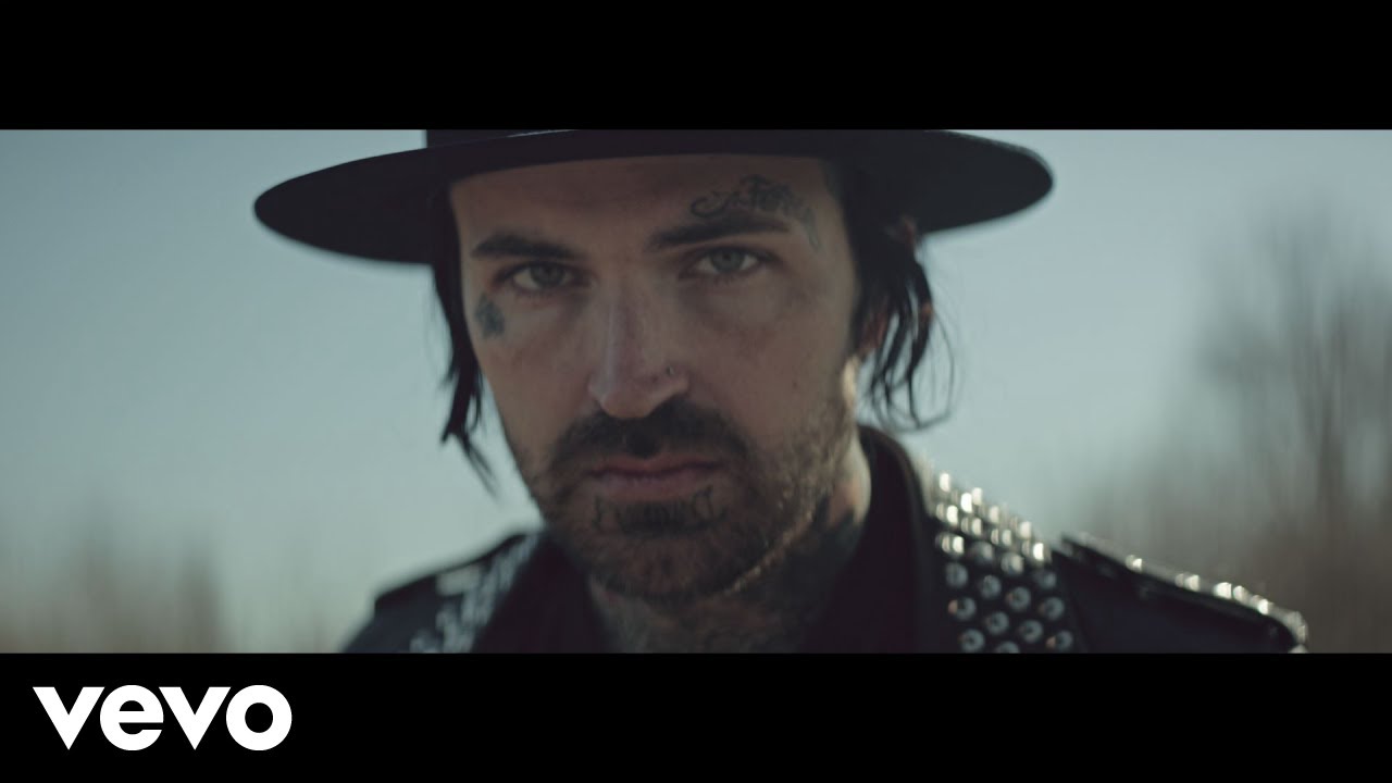 Yelawolf ft  Eminem – “Best Friend”