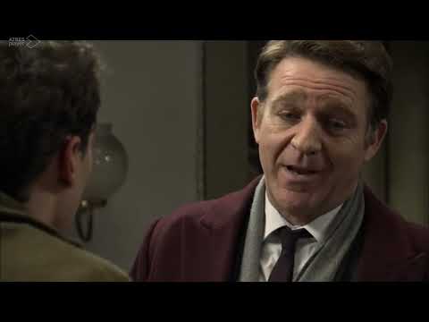 Amar C526 - Víctor le pide Américo que vigile el despacho esta noche durante su evento pensado