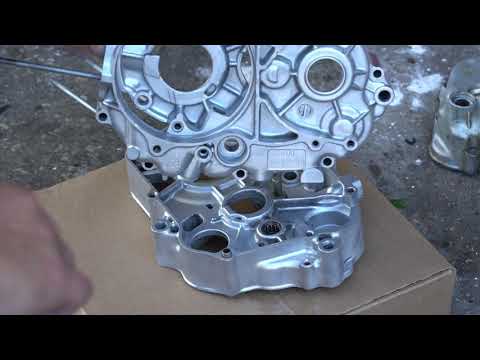 Engine Case Cleaning Process (Part 2 of 2) - Vintage Honda Z50 CT70 SL70 ATC70