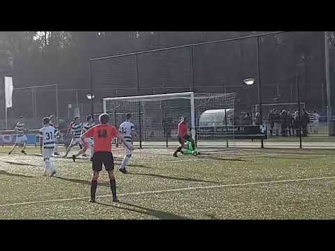 Nuenen - De Meern: Alain de Koter raakt de paal