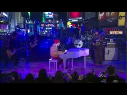 Justin Bieber - Let It Be "Live From Times Square"