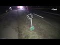 Auto slingert honderden meters over de weg en strandt in sloot bij Delden