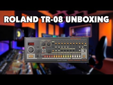 Roland TR-08 Unboxing