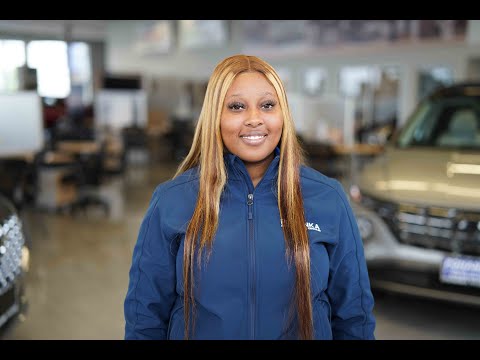 Service Advisor Kirsten Shannon