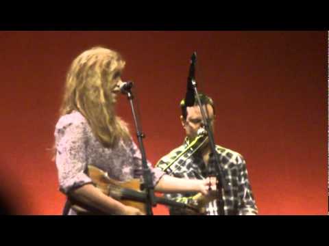 Alison Krauss & Union Station - Barry Bales introduction [Live]