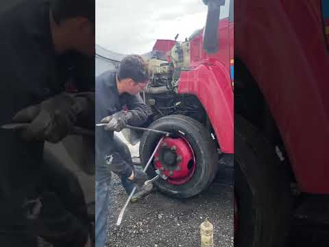 Tipps und Tricks zur 19.5-Reifenmontage #tiredoctor #tireguy #tires #tirerepair #tiretech #viral