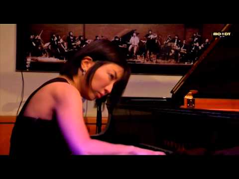 Chihiro Yamanaka trio @ Moody jazz cafè - "Living without friday"