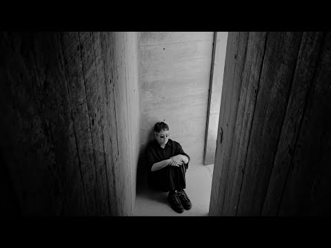 VANESSA ZAMORA — El Muchacho de los Ojos Tristes