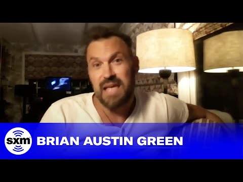Brian Austin Green Reacts to Jessica Alba's Claim That She Wasn't Allowed to Make Eye Contact on '90210' Set
