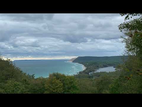 Privesc în mine şi văd numai durere - Cor de Fete