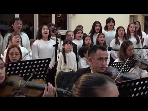 Concierto "Nuestros himnos" - Un día Jesús fue niño - Yo soy chiquito