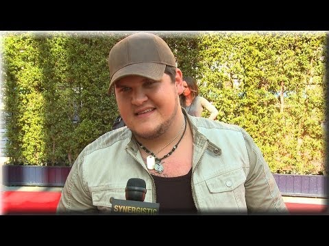 Dexter Roberts | Darius Rucker, Writing w/ C.J. Harris & Nashville | American Idol Season 13 Finale