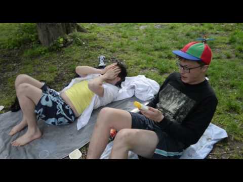 Vater-Sohn-Tag Folge 6: Schwimmen im März und River Light bei 12 Grad