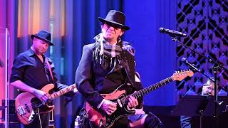 Michael Grimm performs 'Texas Flood' by Stevie Ray Vaughan
