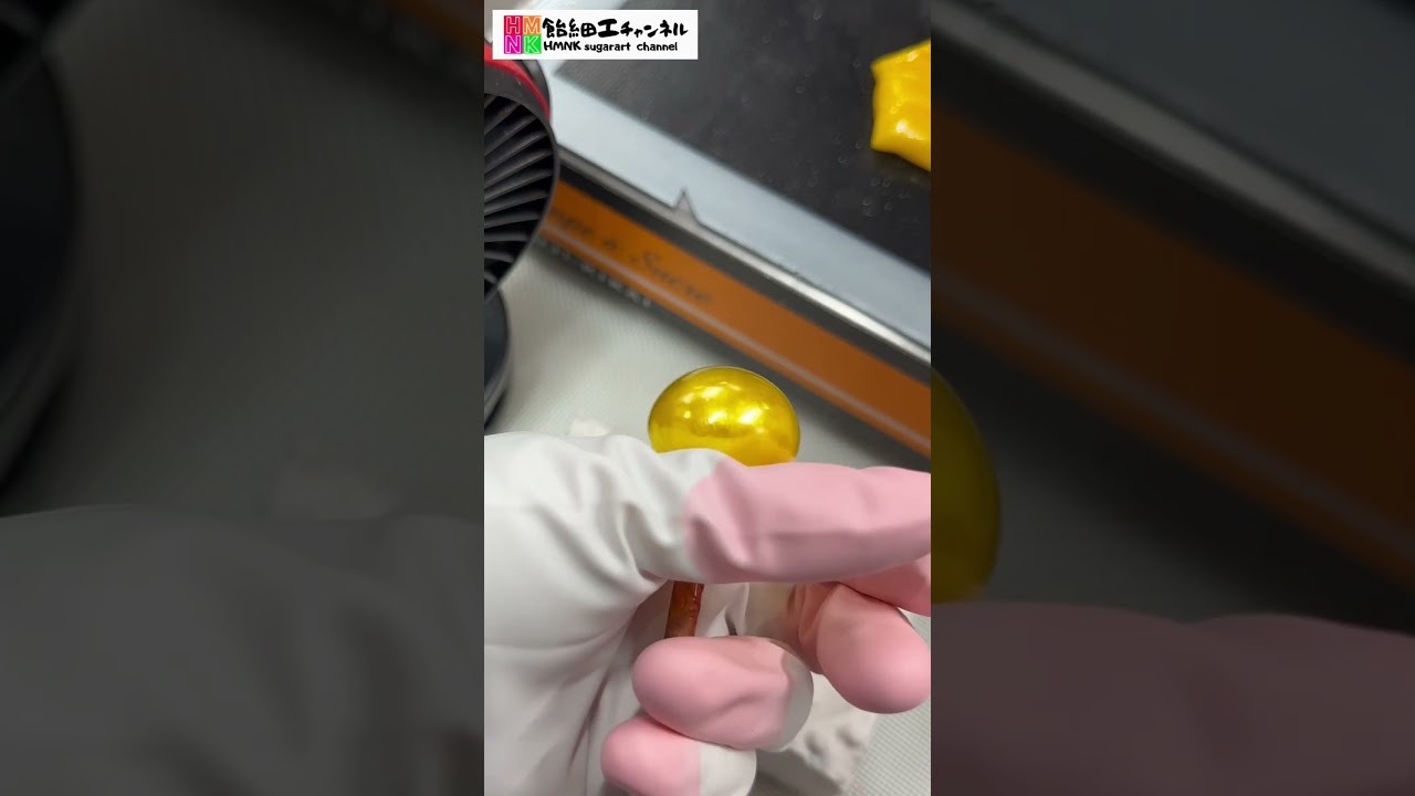 ゴールデンレモンを豪快にかじる！ #飴細工 #パティシエ #レモン#ゴールデン#スイーツ