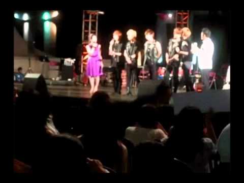 [MINKEY] 110804 Key whispering to Minho @ W0rld Percussion Fes