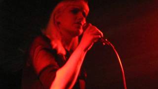 Molly Nilsson - Worlds Apart (27.02.16)