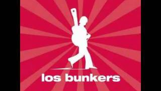 Entre Mis Brazos - Los Bunkers (Lyrics)