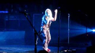 Lita Ford &amp; Dee Snider perform &quot;Close My Eyes Forever&quot;