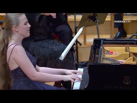 Eva Gevorgyan (16 yo)/Valery Gergiev Grieg piano concerto in A minor