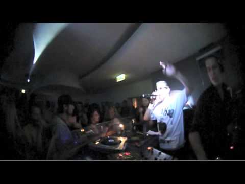 LARRY F - DÄ LARRY HÄT RÄCHT @ BRÜLLEFETISCH