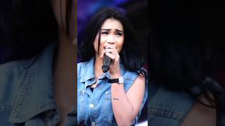 Download lagu Penuh penghayatan 'SERLY KDI.kunanti di pintu SYURGA. mp3