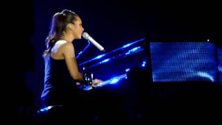Alicia Keys - Pray for Forgiveness LIVE 13/05/2010 @ König-Pilsener-Arena Oberhausen