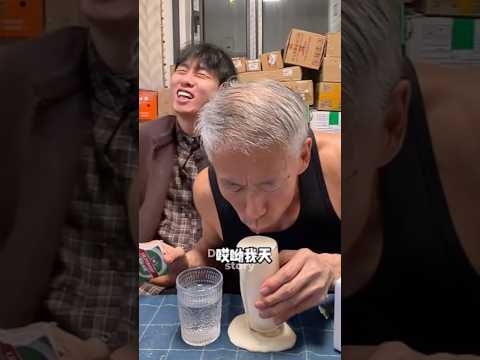 เมื่อลูกอยากลองน้ำของพ่อ🥛#viral #viralvideo #interesting